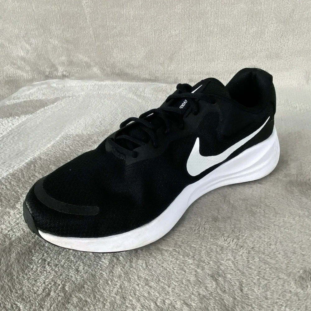 Nike Revolution 7 Shoes Mens Size 12 Wide Black White Running Sneaker FB8501-002